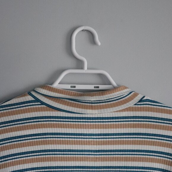 St. John's Bay Women's Sz XL Tan Striped Tie Front Mock Neck Ribbed Pullover Top - Picture 6 of 9